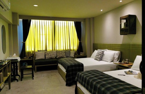 Ratchathewi Hostel | Chomm House
