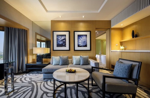 Chatuchak Hotel | Centara Grand at Central Plaza Ladprao Bangkok