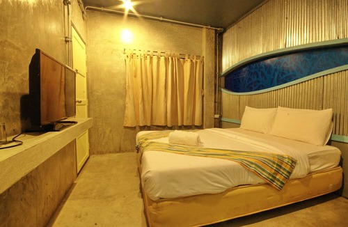 Khao Lak Hotel | Seabox Khaolak Hostel