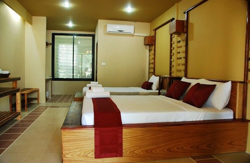 Tha Sao Hotel | Boutique Raft Resort