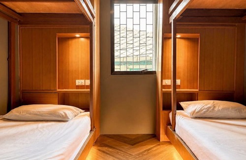 Talat Noi Hostel | Loftel 22 Hostel
