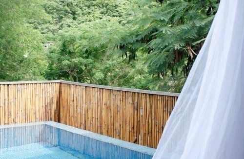 Sam Roi Yot Hotel | Brassiere Beach Resort