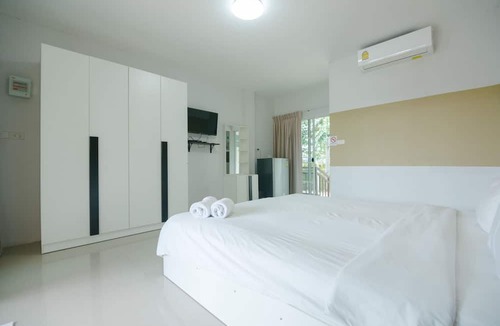 Chom Bueng Resort | Reuan Chom Dao Resort