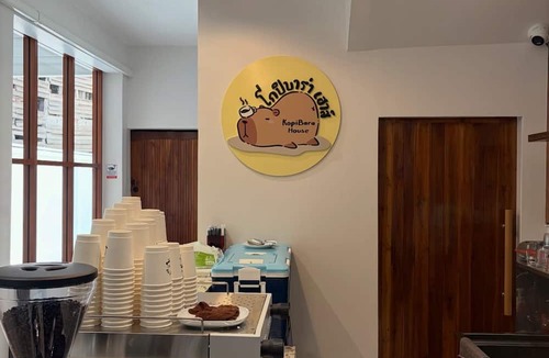 Si Yaek Maha Nak Hotel | KopiBara House
