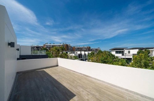 Laguna Villa | Luxury 5 bed Laguna Park no pool