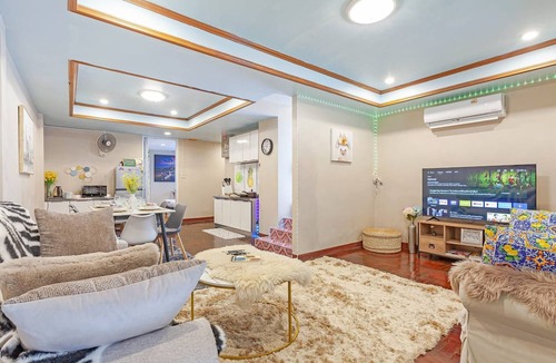 Khlong Tan House | Large House in the Middle of Sukhumvit 22 for Family