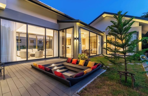Si Sunthon Villa | 3BR Retreat in Quiet Luxury Area V307