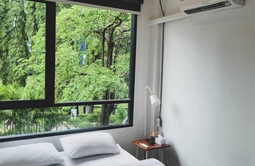 Sukhumvit Hostel | HOLY SHEET Hostel