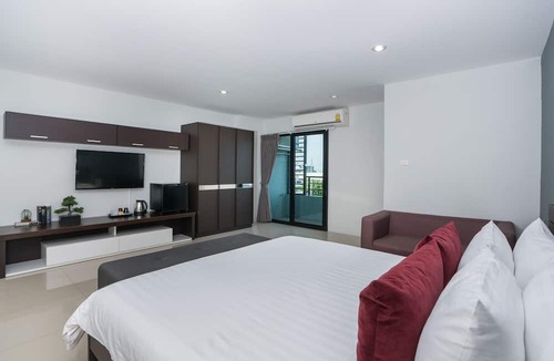 Nong Bon Hotel | De Botan Srinakarin Hotel & Residence