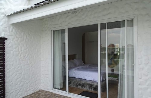 Chum Het Hotel | Lemon Resort
