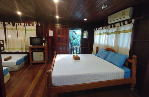 Bang Khonthi Hotel | Baansuanlynjee Maeklong Resort