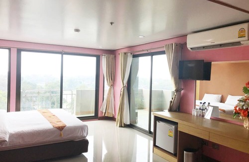 Nakhon Luang Hotel | Toh Buk Seng Riverside