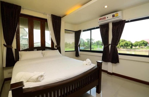 Samphao Lom House | Ban U Thong Accommodations