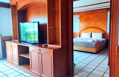Prasat Hotel | Thongpaeka Hotel