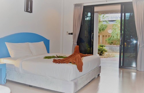 Khanom Hotel | B Square Hotel