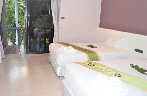 Khanom Hotel | B Square Hotel