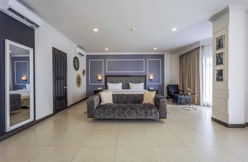 Sihanoukville City Centre Hotel | Queenco Entertainment Resort