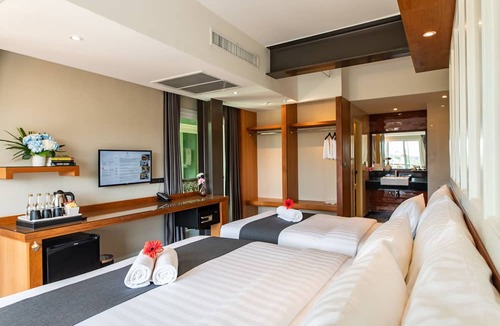 Talat Yot Hotel | Dang Derm in The Park Khaosan