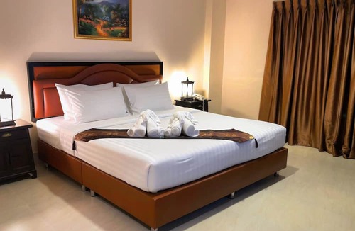 Noen Phra Hotel | Rayong Lanna Hotel