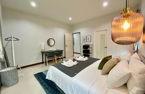 Bophut Hills House | Baan Patcharintorn Samui