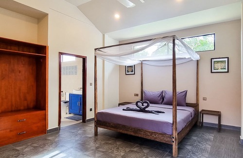 Kampot Villa | Villa Naya