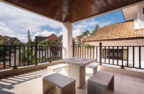 Ratsada Villa | Angel Pool Villa Phuket
