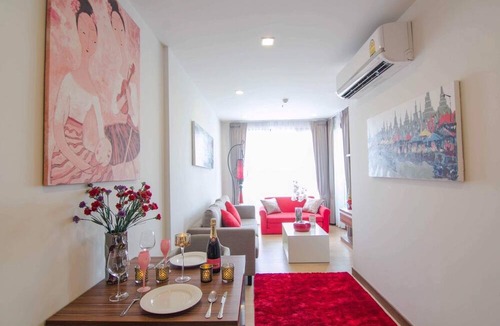 Chang Khlan Apartment | Romantic Honeymoon Siam Suite, Central Chiang Mai