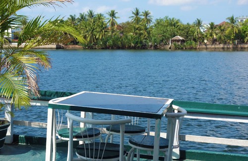 Santuk Boat Rental | AHHA Floatel Kampot