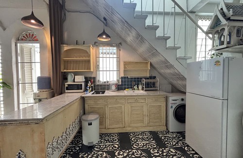 Chang Moi House | A colorful Bohemian retreat with unique design and cozy vibes. Good location