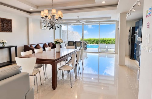 Kathu House | 5 bedroom & bathroom, Golf view villa, near Patong. Peacful & private.