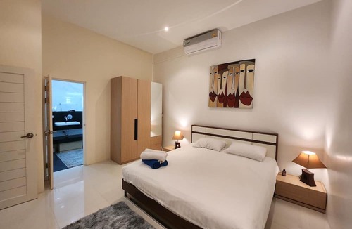 Karon Apartment | Luxurious 244 sqm Duplex Sea-View Apartment Near Karon Beach