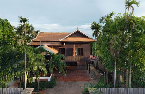 Siem Reap House | Authentic Khmer Home Pavilion & Tropical Garden