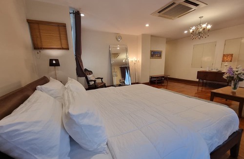 Khlong Tan Apartment | Chez Moi Bangkok Sukhumvit 26 Executive Residence (888)