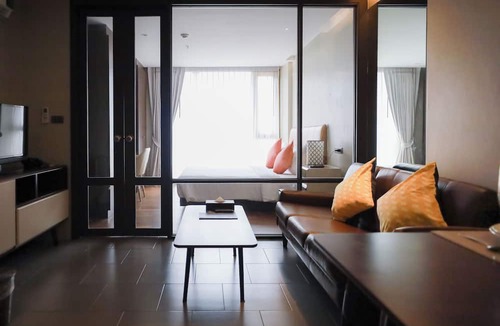 Si Racha Apartment | Balcony Courtyard Sriracha Hotel Serviced Apartmen