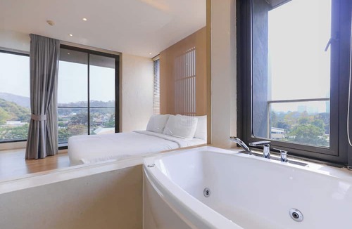 Si Racha Apartment | Balcony Seaside Sriracha Hotel & Serviced Apartments