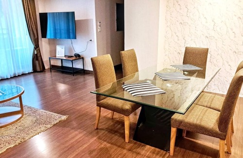 Khlong Toei Nuea Condo | 3B - Luxury City Retreat 2-Bedroom Condo in Downtown Sukhumvit, Bangkok