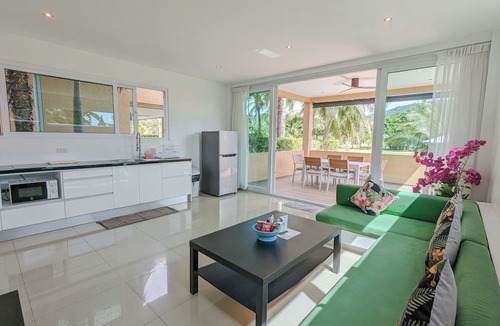 Klong Son Apartment | Poolside Apartments and Rooms