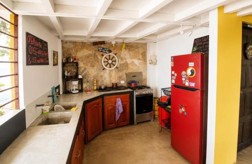 El Transito Bed & Breakfast | Bananoz Surfhouse
