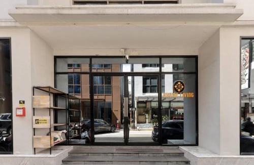 Ratchadaphisek Hostel | Bhome Living at MRT Sutthisan