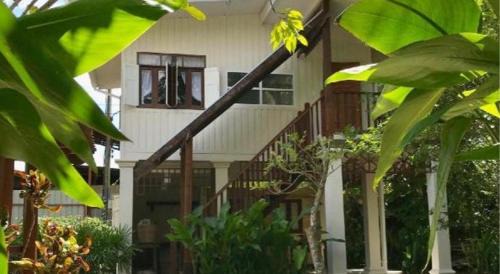 Suan Luang Resort | Baan Suan Amphawa