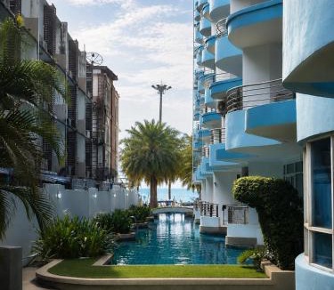 Ban Bang Saen Apartment | Beachfront Pool Access Apartment FREE Disney Plus