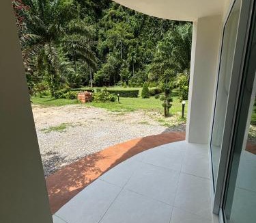 Khlong Sok Hotel | Khao Sok Saengtawan Resort And Camp