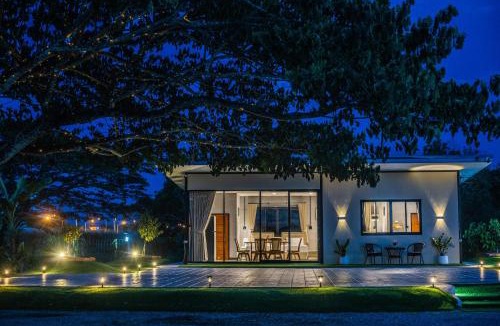 Nakhon Si Thammarat Villa | The Green Space - Private Garden Suit