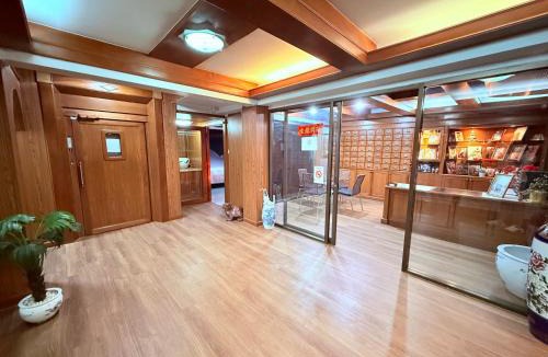 Rong Muang Hostel | Private rooms in Phatumwan Chula near Samyan, Chinatown, Jay-o Siam center, Central world middle of Bangkok