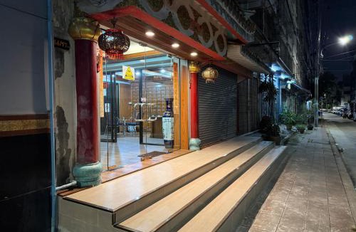 Rong Muang Hostel | Private rooms in Phatumwan Chula near Samyan, Chinatown, Jay-o Siam center, Central world middle of Bangkok