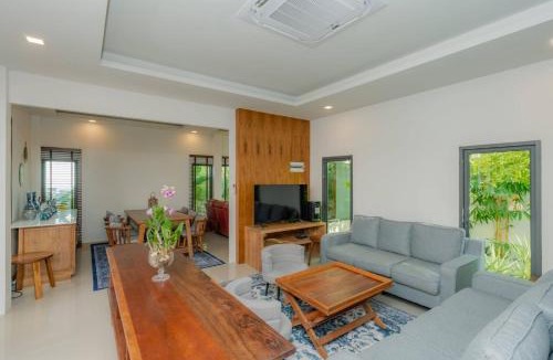 Si Sunthon Villa | Modern 6BR Private Pool Villa