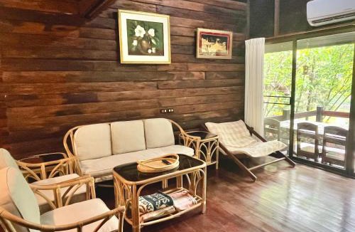 Kanchanaburi Ski Chalet | Cottage upon Tyne คอทเทจริมธาร - Woodland Cabin for 6