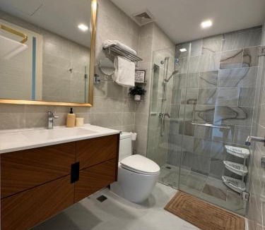Phuket Apartment | Luxury One-Bedroom Apartment in the Heart of Phuket