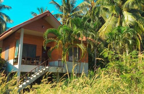 Thong Sala House | 300m to Beach Quiet Forest Fast WiFi