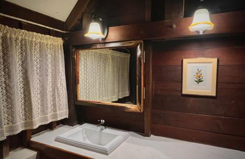 Kanchanaburi Ski Chalet | Cottage upon Tyne คอทเทจริมธาร - Woodland Cabin for 6